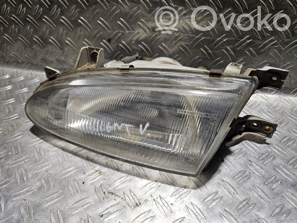 Hyundai Accent Lampa przednia 