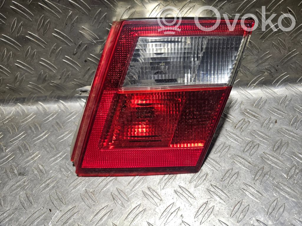 Saab 9-5 Aizmugurējais lukturis pārsegā 