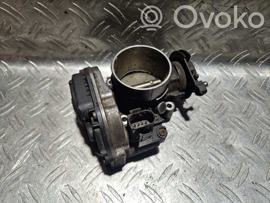 Audi A4 S4 B5 8D Droseļvārsts 