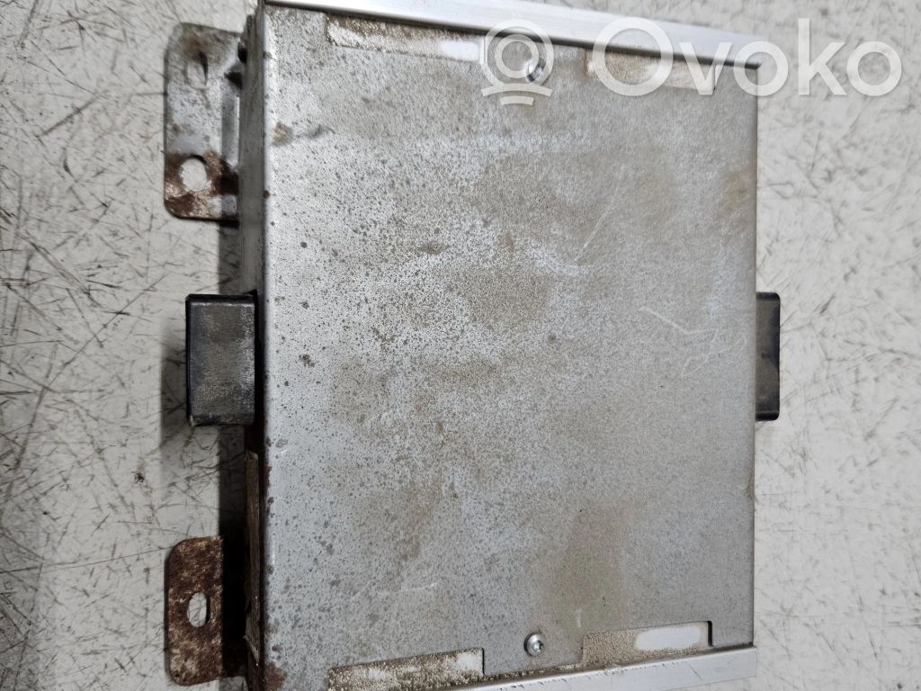 GPS navigation control unit/module   F37F18T806CC