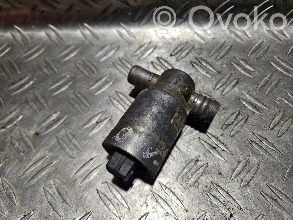 BMW 3 E30 Brīvgaitas vārsts (regulators) 