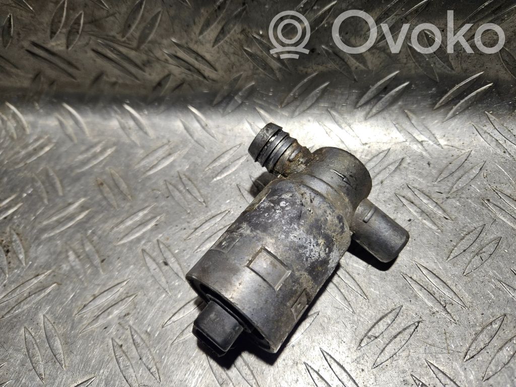 BMW 3 E30 Brīvgaitas vārsts (regulators) 