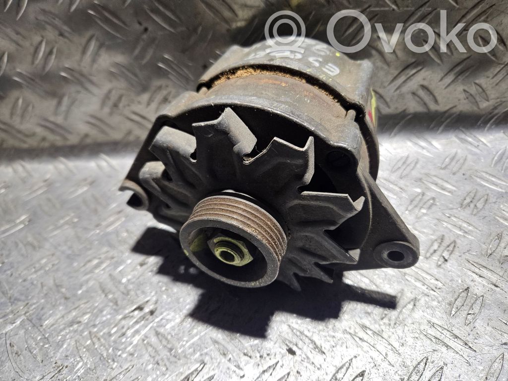 Peugeot 405 Alternador 