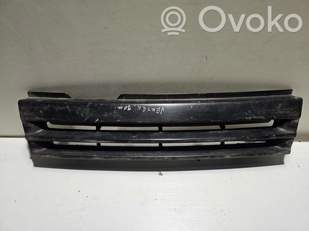 Opel Vectra A Etusäleikkö 