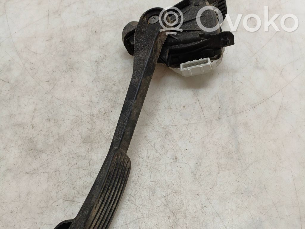 Volvo V70 Accelerator throttle pedal 