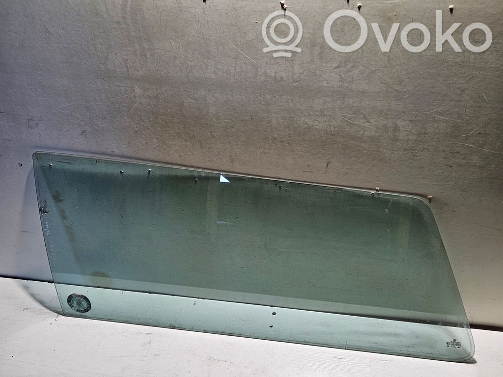 Volkswagen Polo II 86C 2F Rear side window 