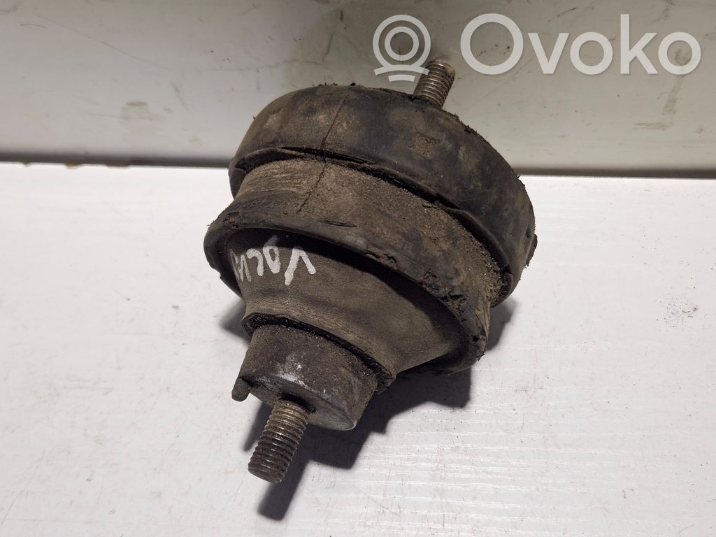 Volvo 440 Engine mount bracket 