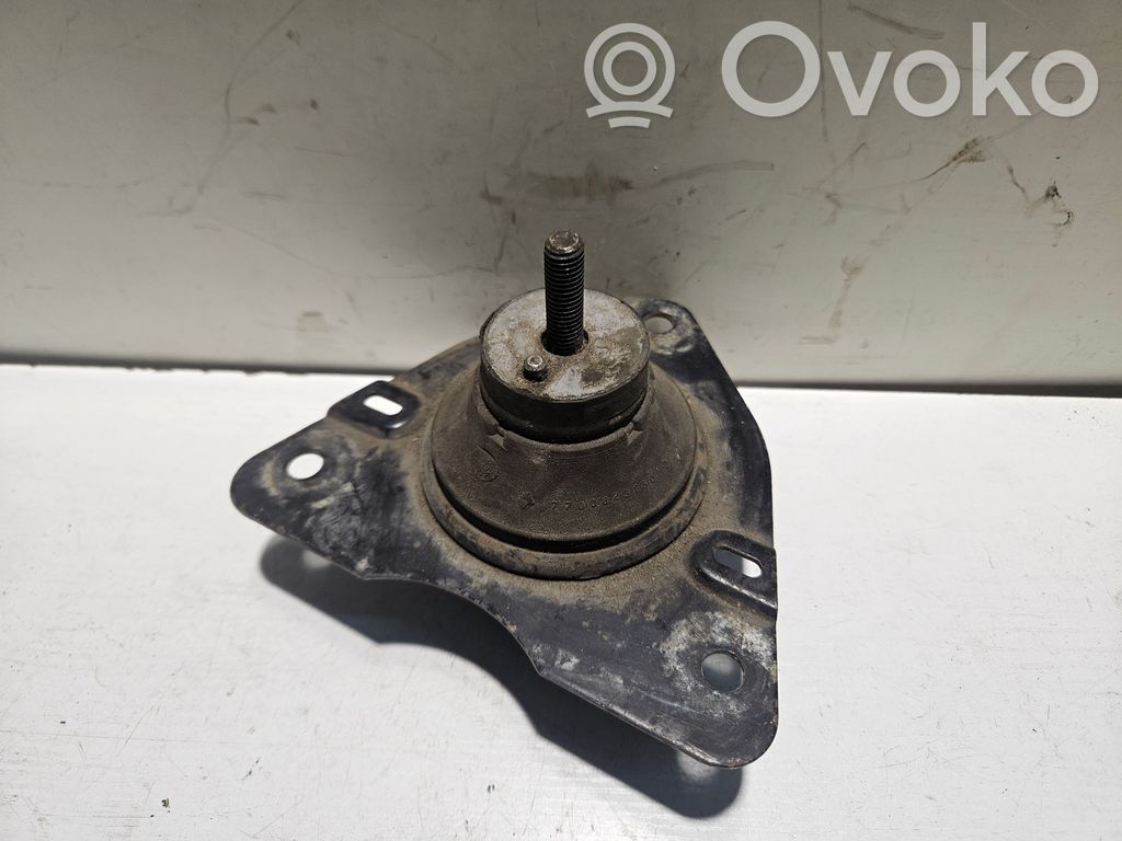 Renault Laguna I Engine mount bracket 