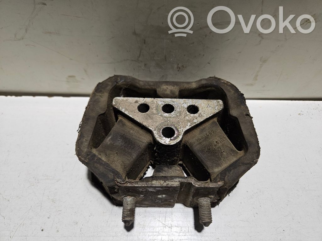 Opel Vectra A Engine mount bracket 