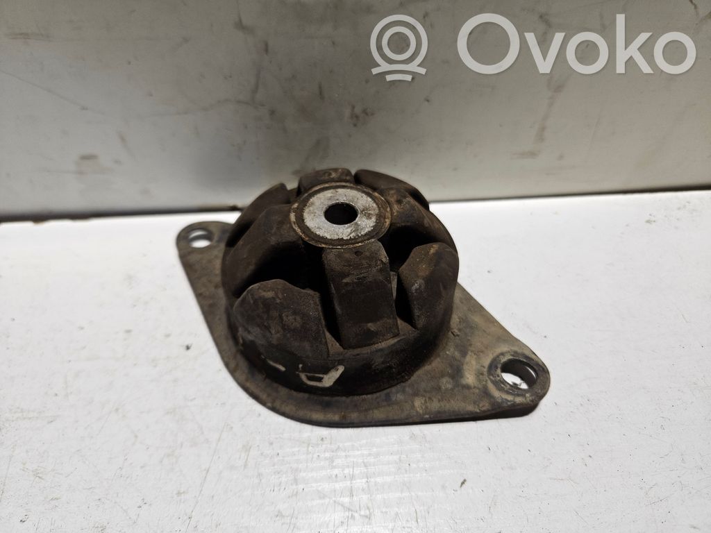 Audi 100 200 5000 C3 Engine mount bracket 
