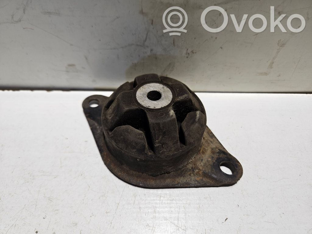 Audi 100 200 5000 C3 Engine mount bracket 