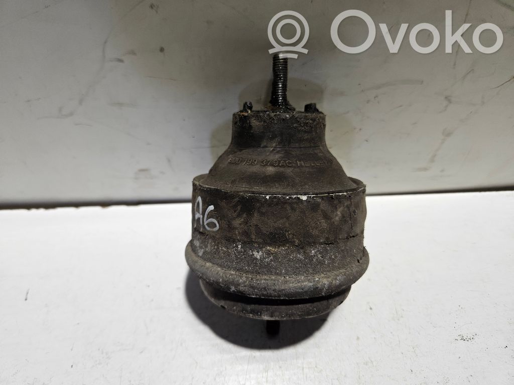 Audi A4 S4 B5 8D Engine mount bracket 