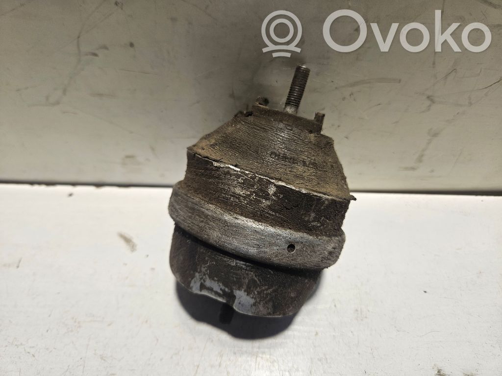 Engine mount bracket   8D0199379A