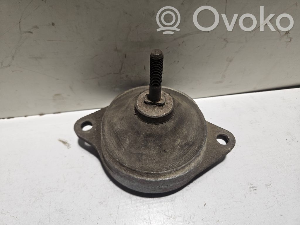 Audi 100 200 5000 C3 Engine mount bracket 