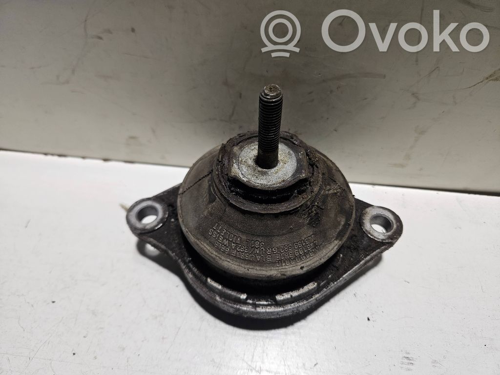 Audi 80 90 S2 B4 Engine mount bracket 