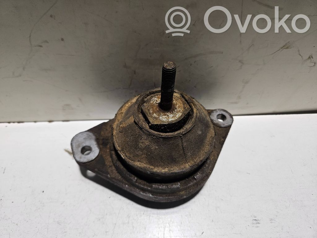 Audi 80 90 S2 B4 Engine mount bracket 