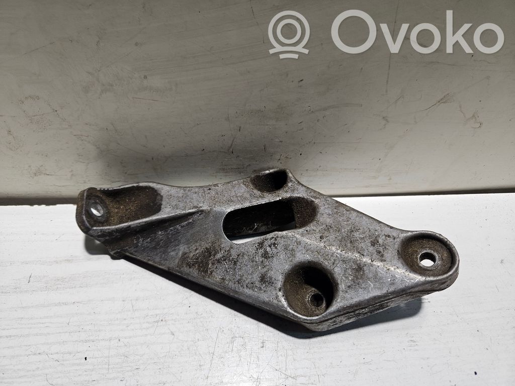 BMW 5 E34 Engine mounting bracket 
