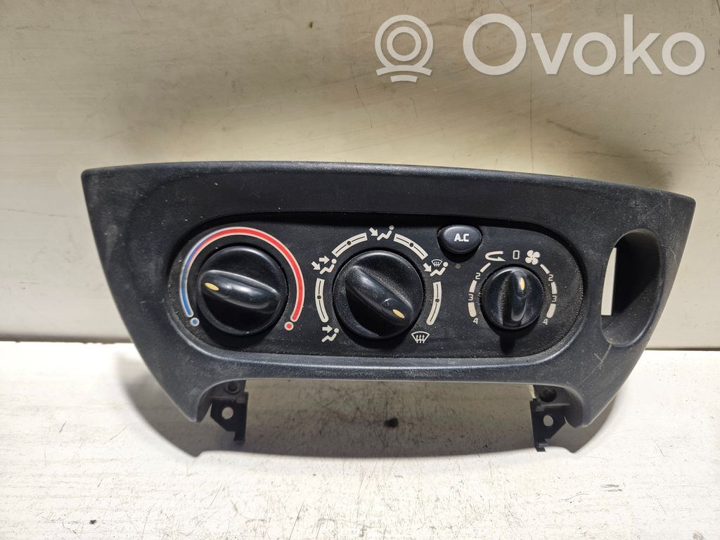 Renault Scenic I Climate control unit 
