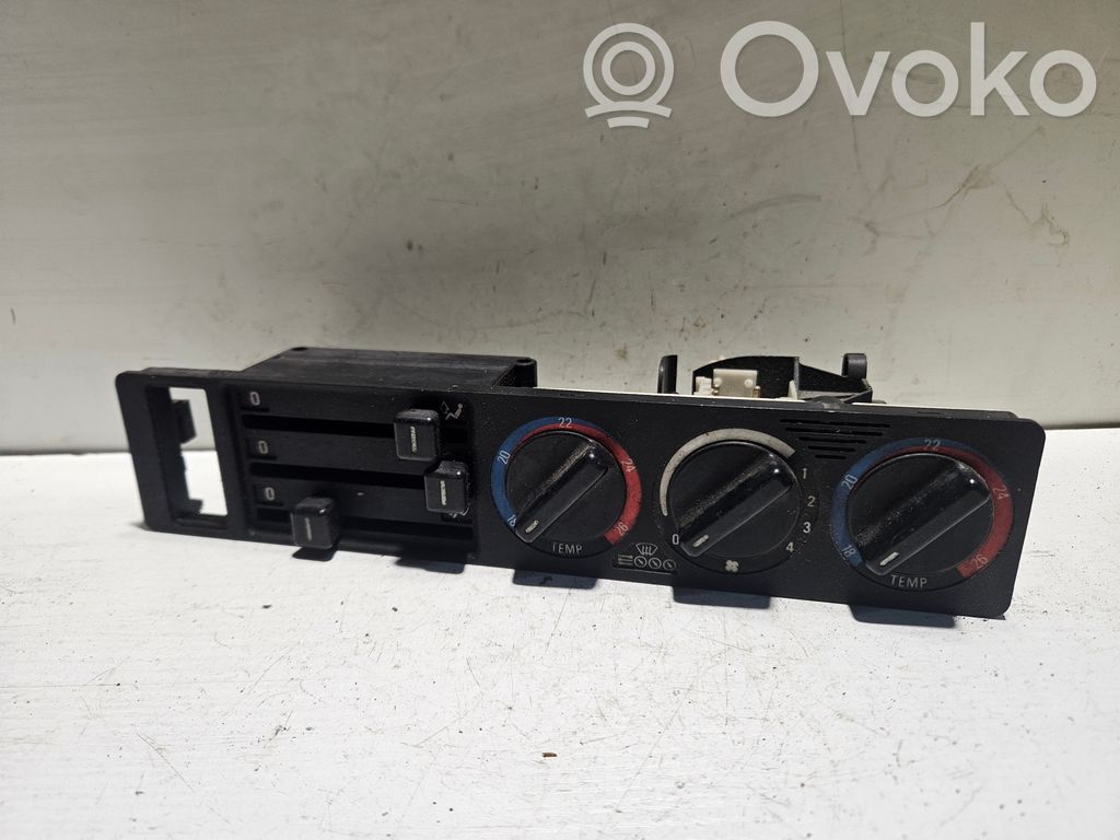 BMW 5 E34 Climate control unit 