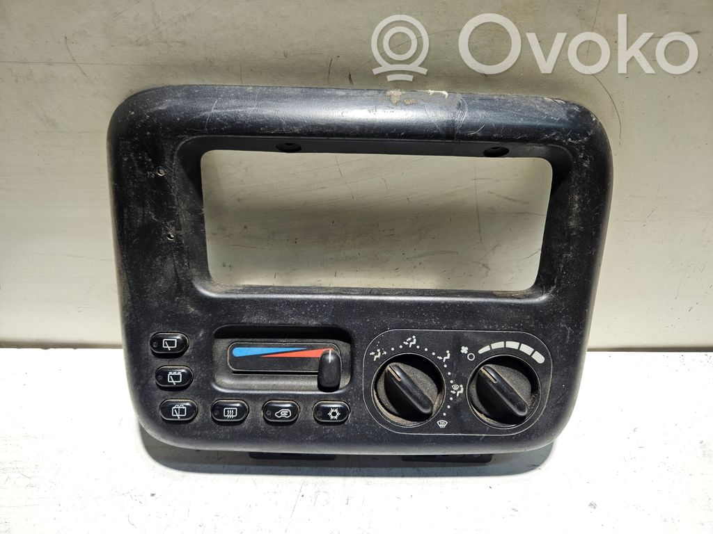 Chrysler Voyager Climate control unit 