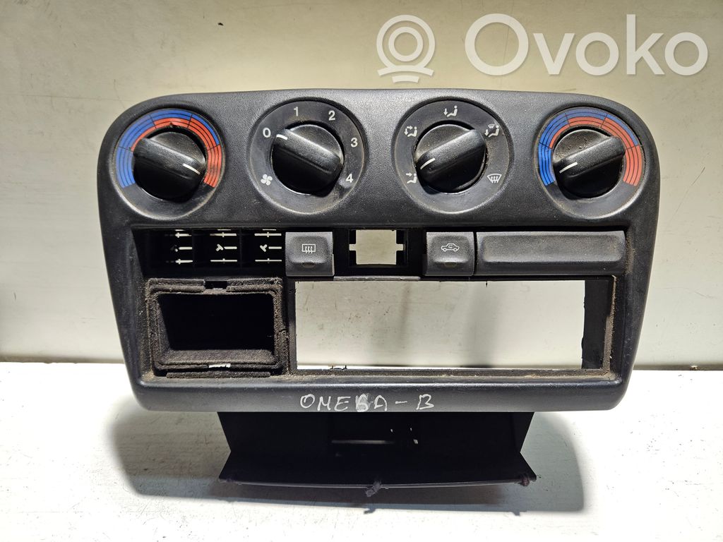 Opel Omega B1 Panel klimatyzacji 