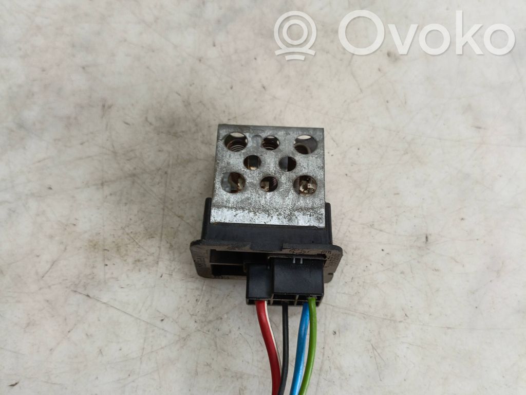 Rezystor / Opornik dmuchawy nawiewu   90559834,31532