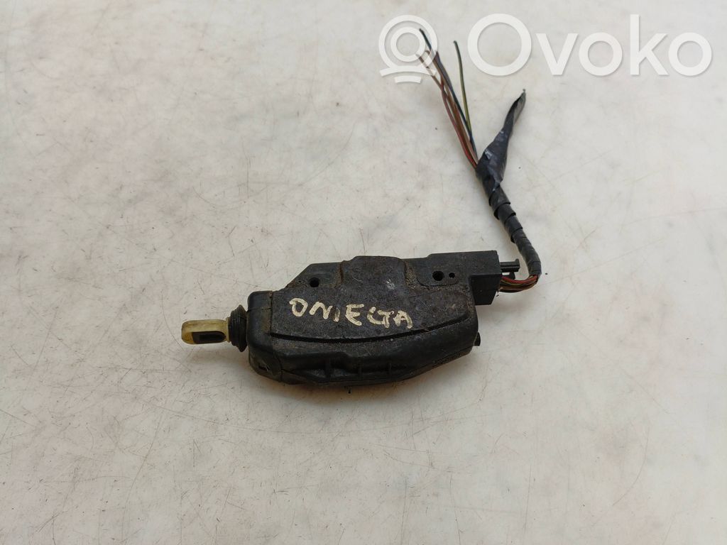 Opel Omega A Priekšpusē slēdzene 