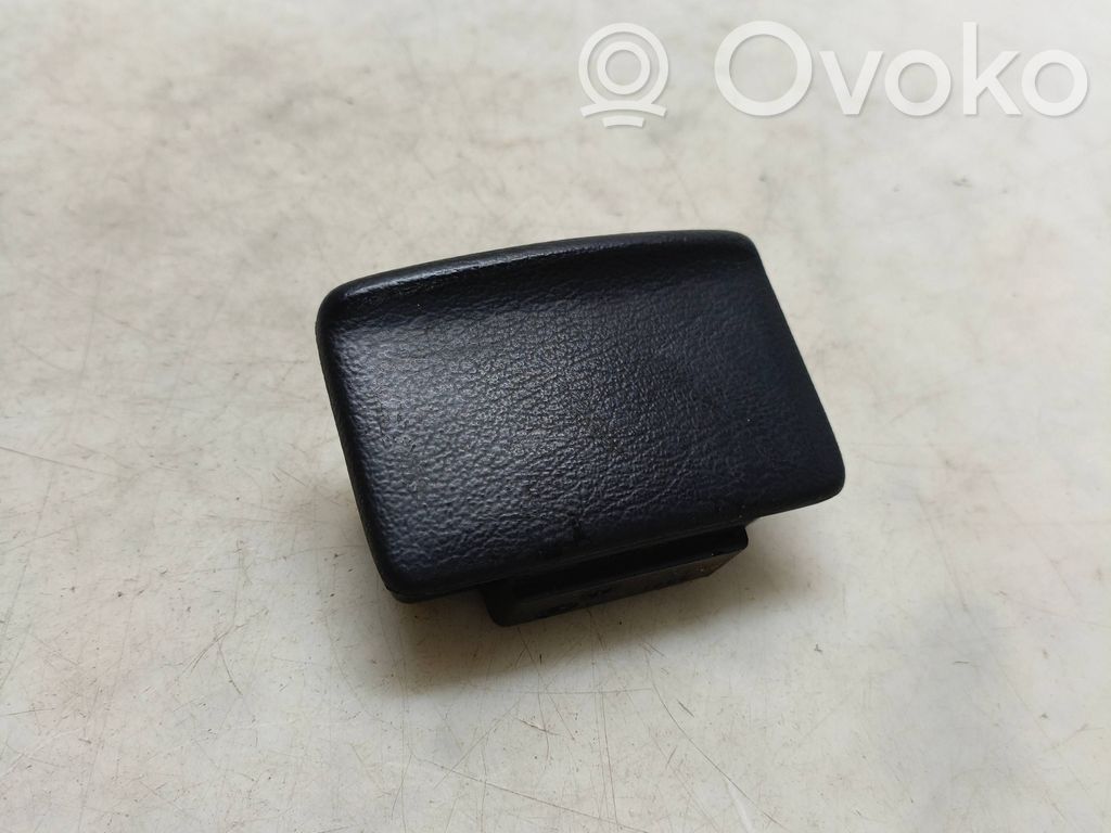 Nissan Primera Peleninė panelėje 