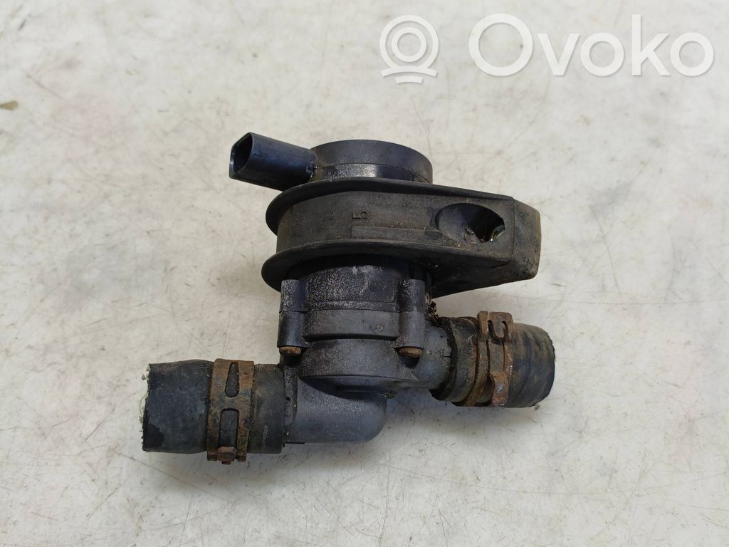 Volkswagen PASSAT B5 Cirkuliacinis el. siurbliukas 