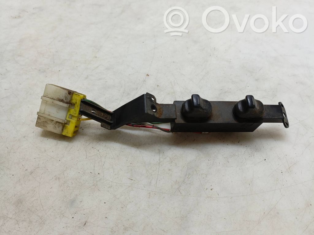 Nissan Primera Electric window control switch 