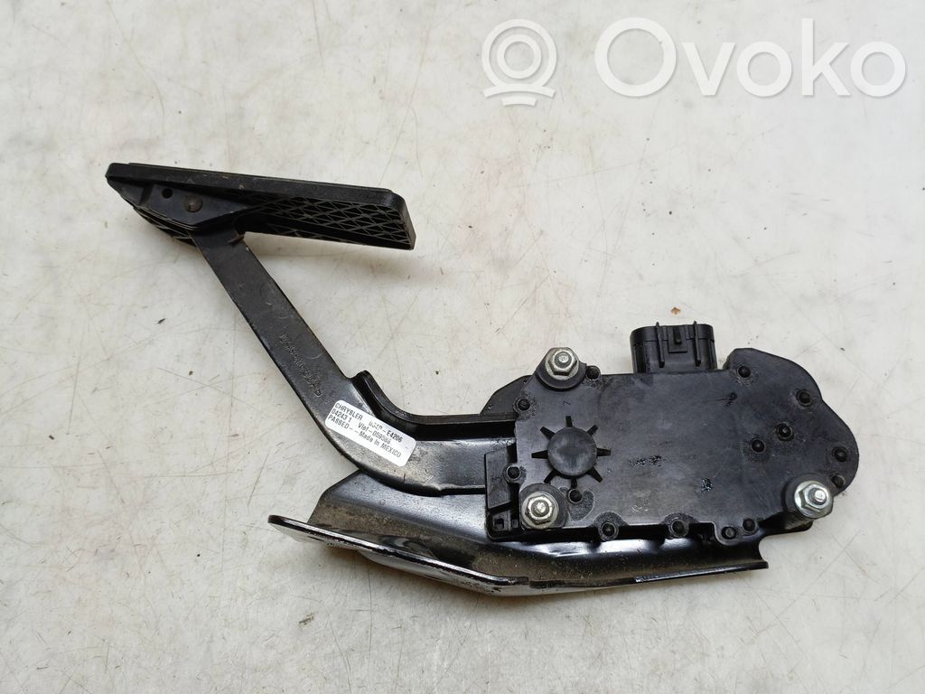 Chrysler Voyager Accelerator throttle pedal 