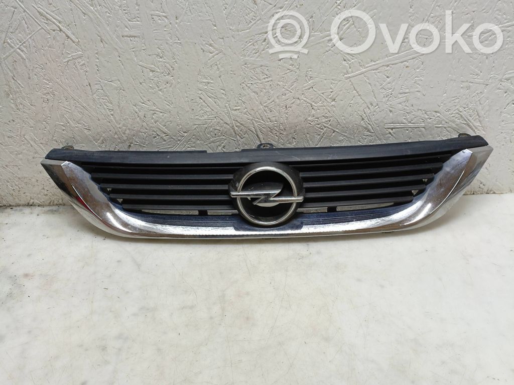 Opel Vectra B Etusäleikkö 