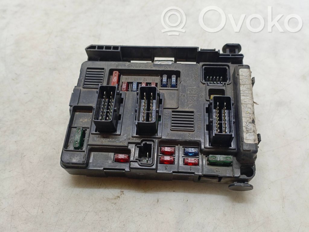 Peugeot 206 Fuse module 