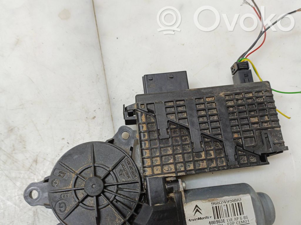 Silnik regulatora szyby drzwi przednich   9682495880,400963E