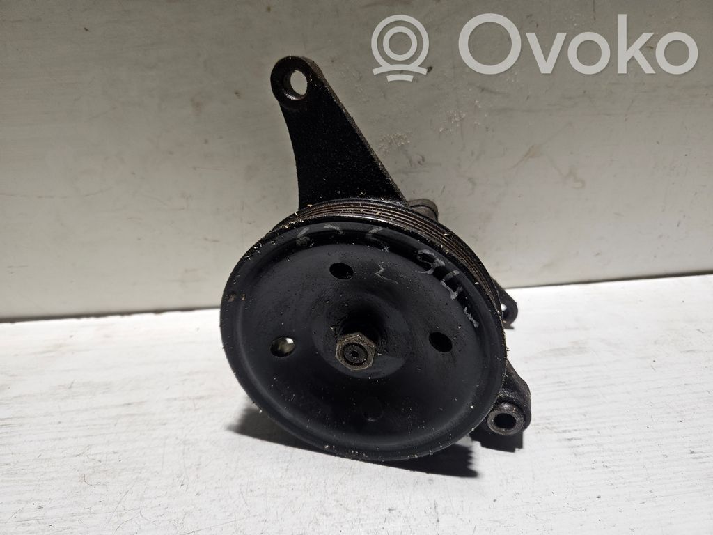 Mazda 626 Ohjaustehostimen pumppu 