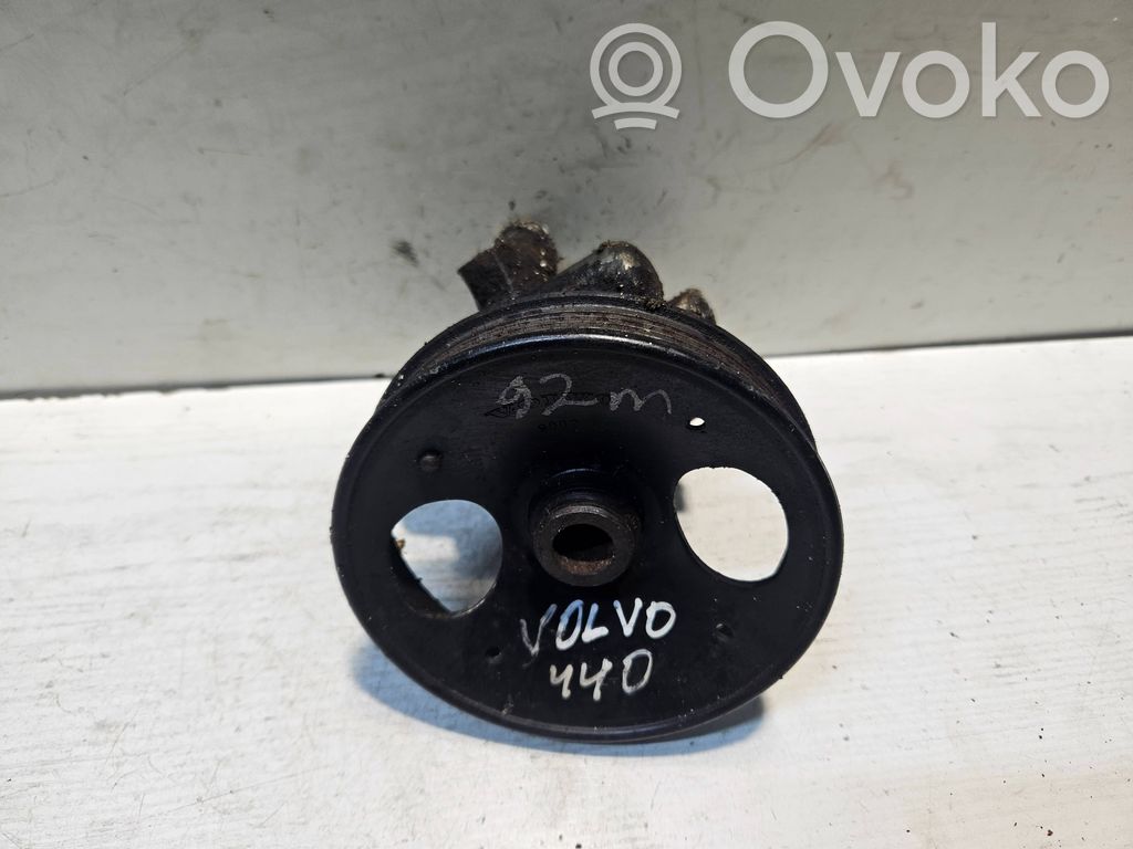 Volvo 440 Ohjaustehostimen pumppu 