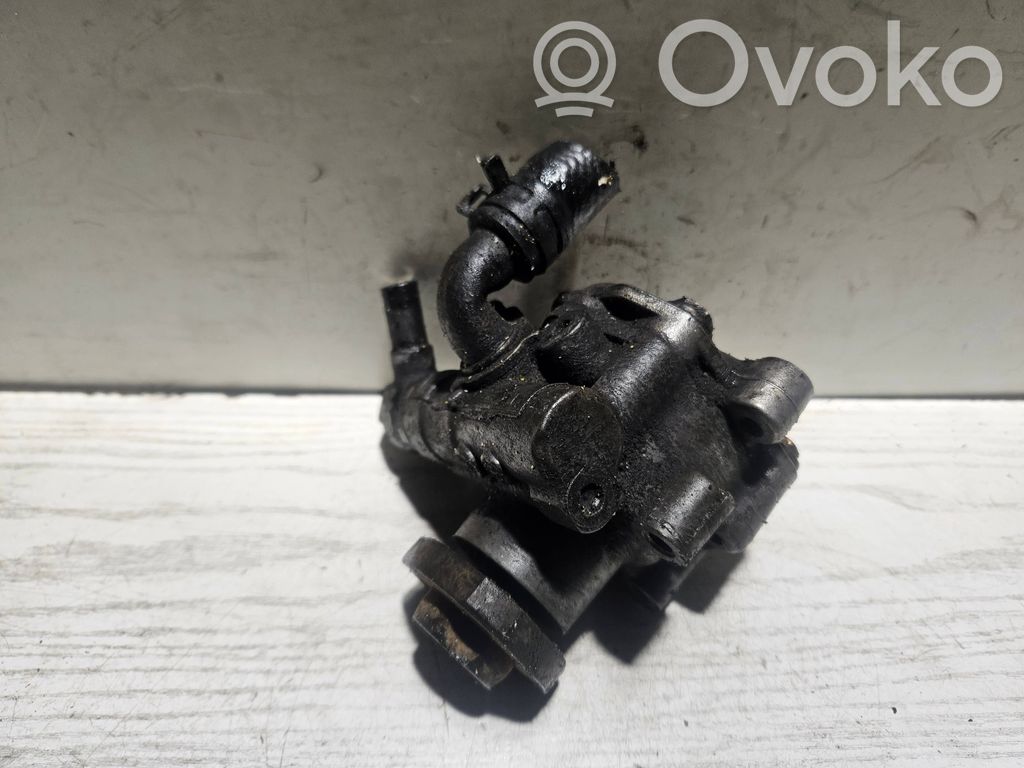 Volkswagen Golf IV Power steering pump 