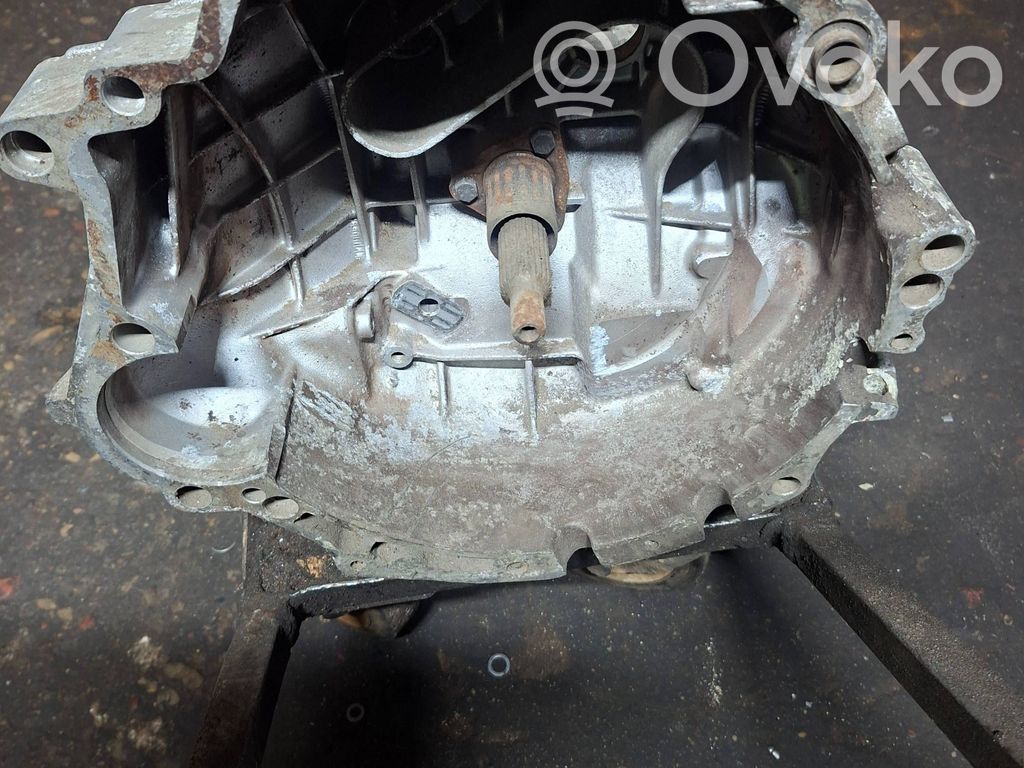 Audi 100 S4 C4 Mechaninė 6 pavarų dėžė 