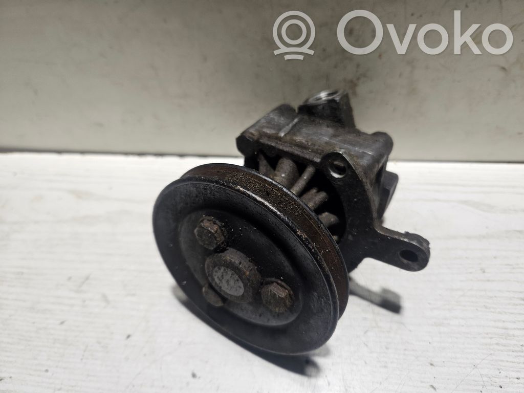 BMW 5 E34 Ohjaustehostimen pumppu 