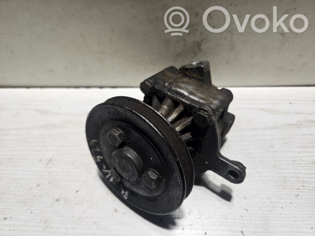 BMW 5 E34 Ohjaustehostimen pumppu 