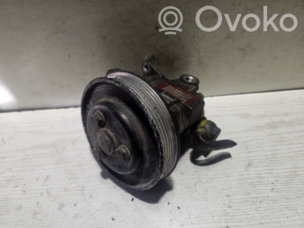 BMW 3 E36 Power steering pump 