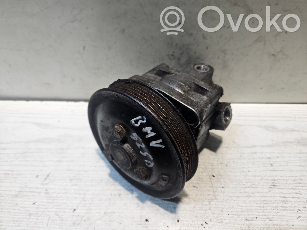 BMW 5 E34 Power steering pump 