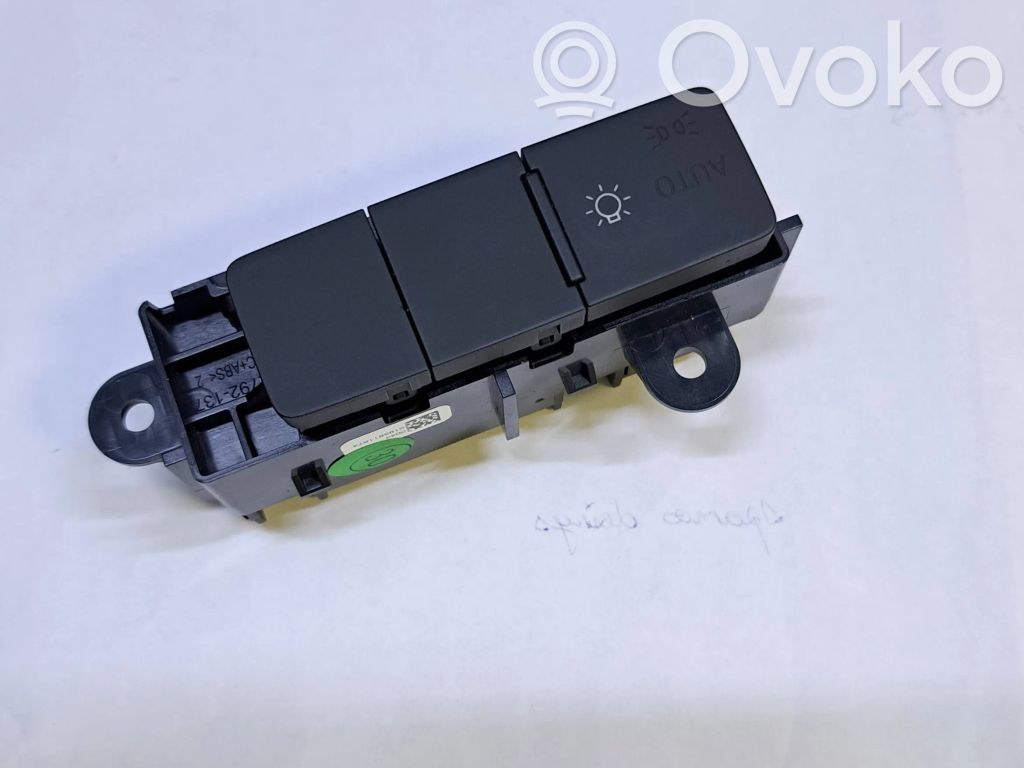 Audi Q3 F3 Light switch 
