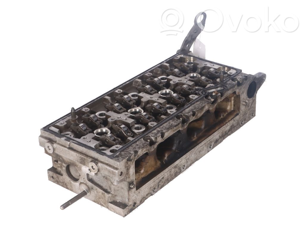 Volkswagen PASSAT B8 Engine head 
