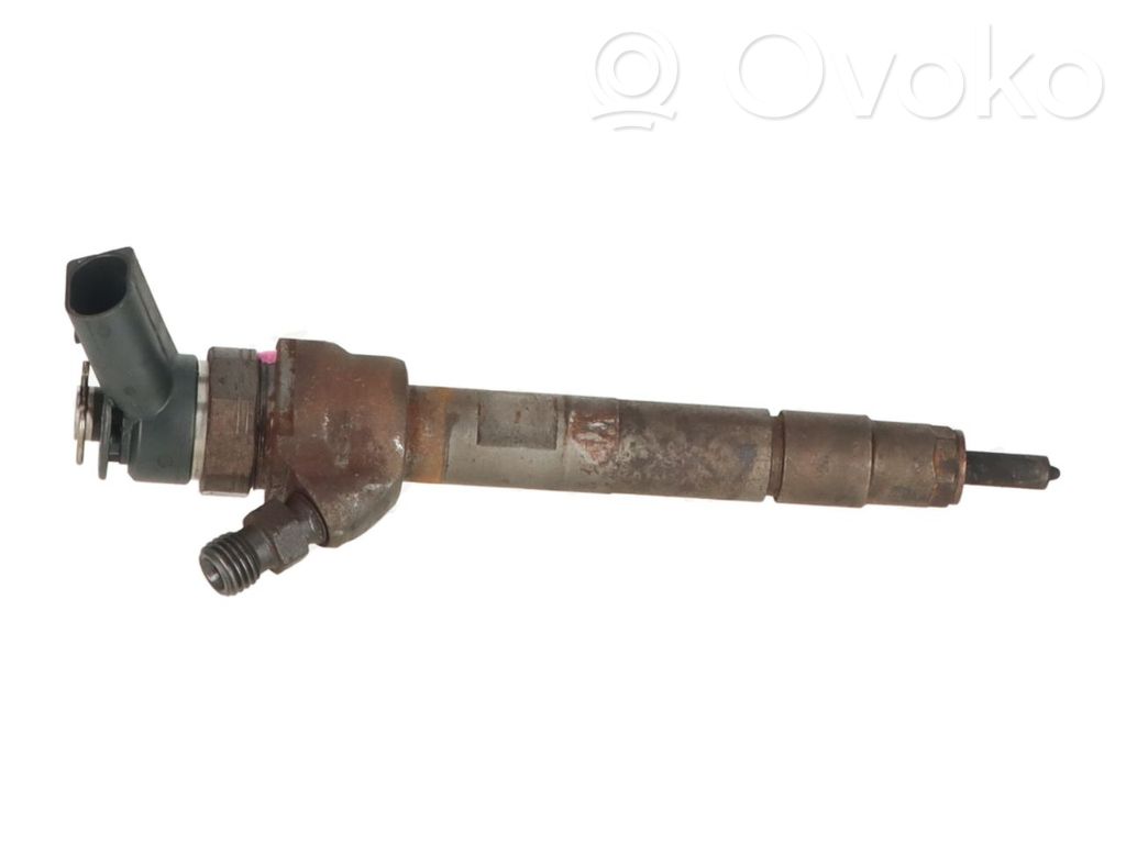 Fuel injector   7798446