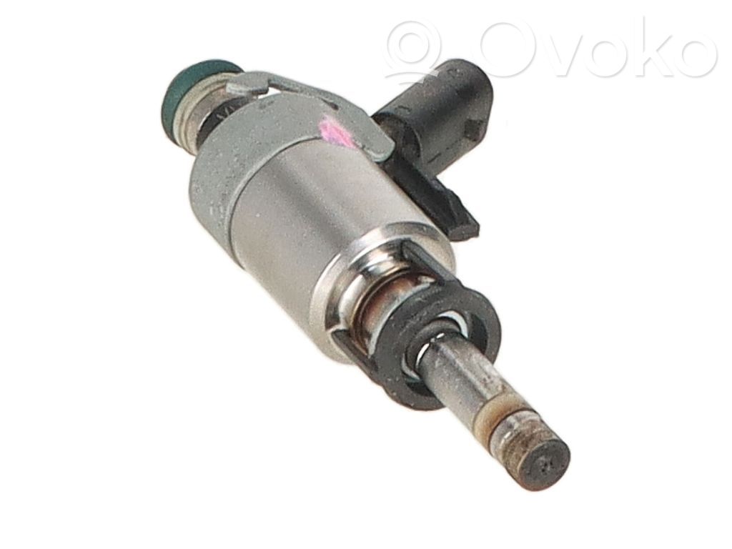 Volkswagen PASSAT B8 Inyector de combustible 
