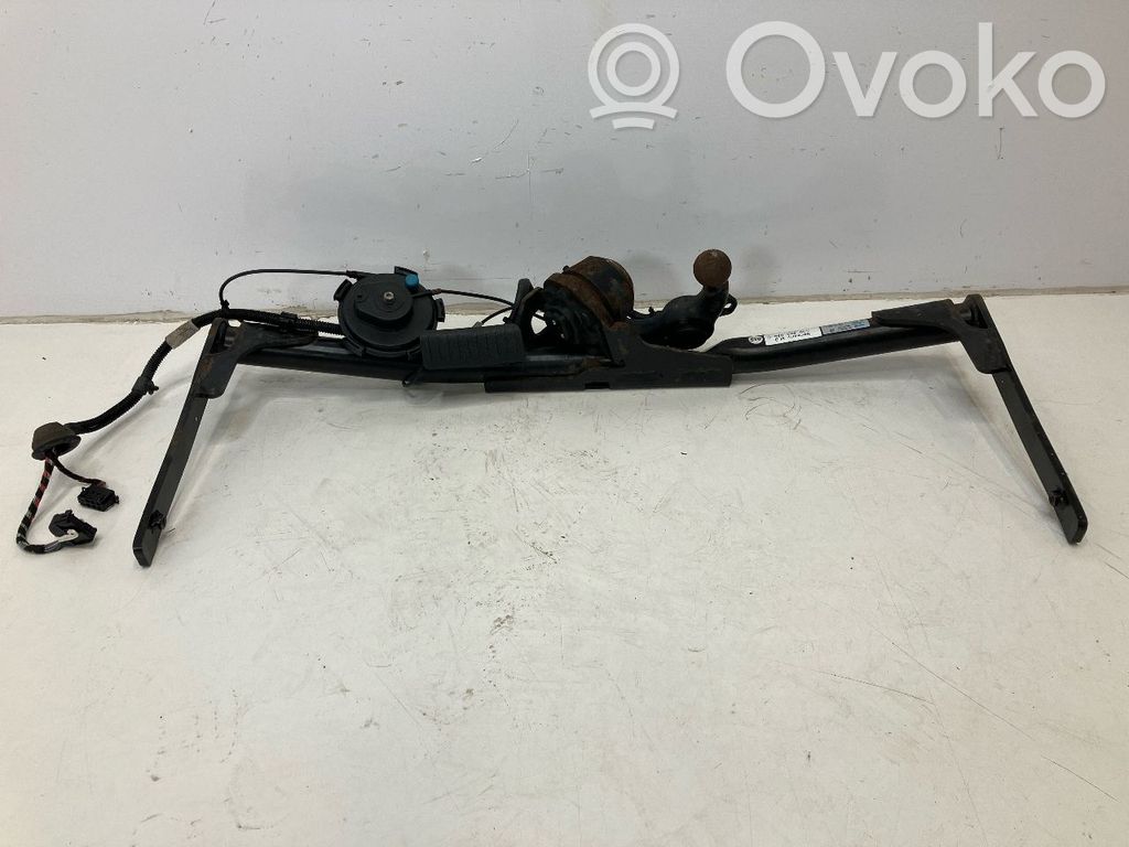 Volkswagen Golf VII Hak holowniczy / Komplet 