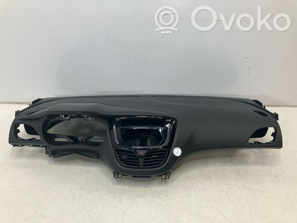 Opel Karl Panelė 