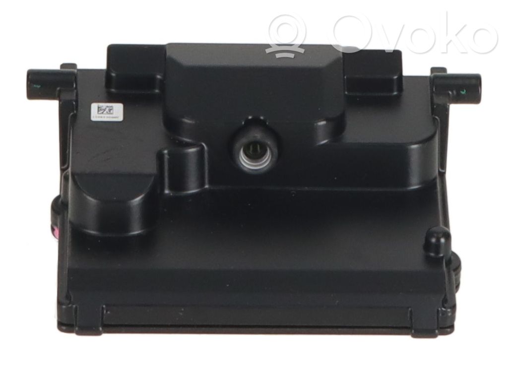 Windshield/windscreen camera   2826928