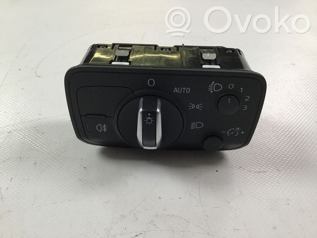Audi Q2 - Light switch 